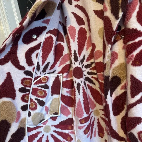 FARM Rio Ainika Flowers Fleece Coat Floral Textured - Red and Pink - Picture 6 of 10